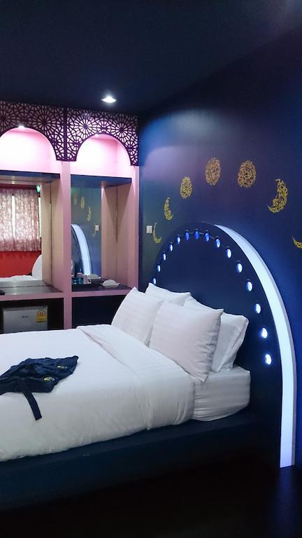 De Ja Moon Hostel Chiang Mai Rom bilde